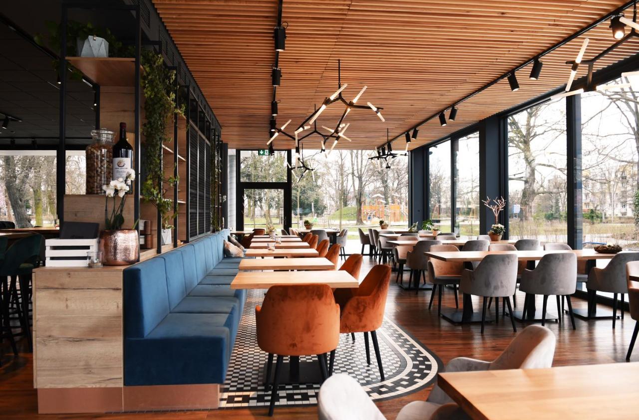 Artisan Park Panzió Kostrzyn nad Odra Kültér fotó